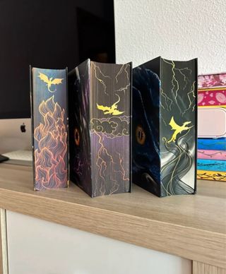 Fourth Wing – Flammengeküsst: Deluxe-Ausgabe mi...