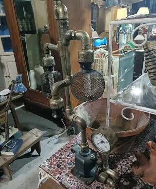 Lampara industrial de tubo antigua