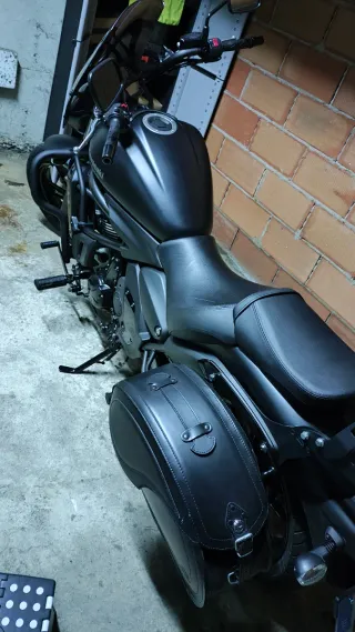 Kawasaki Vulcan S Negra