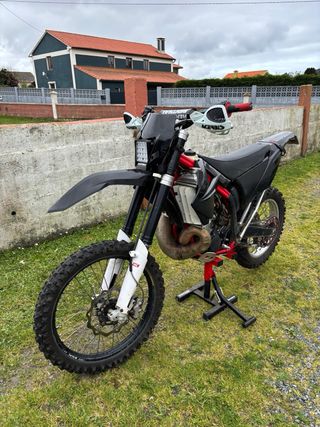 Gas Gas 300 Six Days acepto cambios