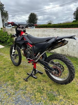 Gas Gas 300 Six Days acepto cambios