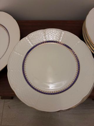 Juego de 8 Platos de Porcelana Dorados