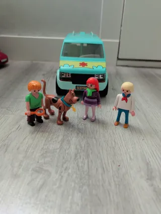 Furgoneta Scooby Doo Mystery Machine con muñecos
