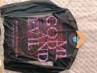 Camiseta Malla Bershka Negra y Rosa