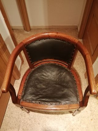 Sillón principios del XX roble y cuero