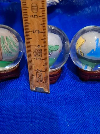 Bolas de cristal pintadas  interiormente