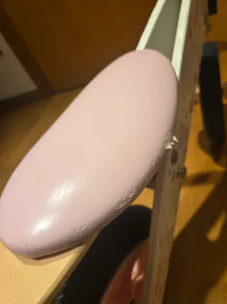 Bicicleta de madera para niña sin pedales