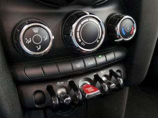 MINI Cooper One 75 kW (102 CV)