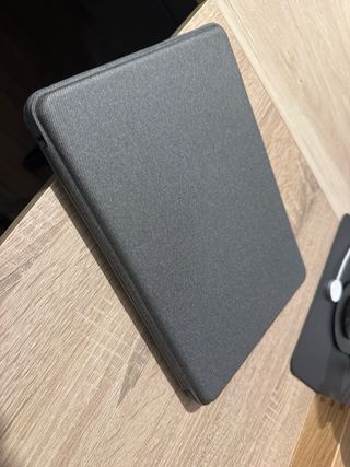 iPad 8ª Gen Grigio con Tastiera Logitech