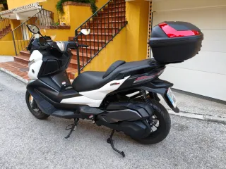 Voge SR4 MAX Maxi-Scooter Automática