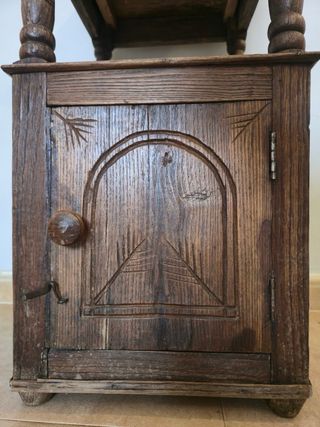 Mesita auxiliar rústica de madera