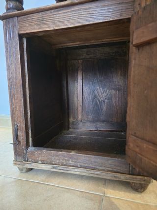 Mesita auxiliar rústica de madera