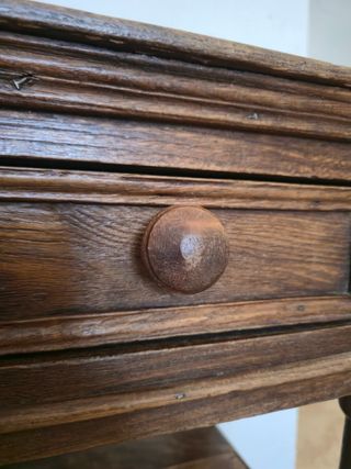 Mesita auxiliar rústica de madera