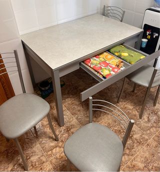 Mesa de cocina moderna