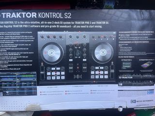 Controladora DJ Traktor Kontrol S2 MK2