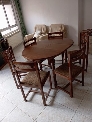 Par de sillones clásicos madera y tapizado