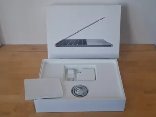 MacBook Pro 13 2017 i5 8GB 256GB SSD + Scatola