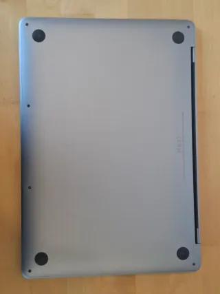 MacBook Pro 13 2017 i5 8GB 256GB SSD + Scatola