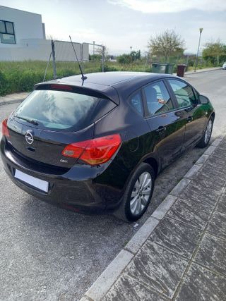 Opel Astra 2011