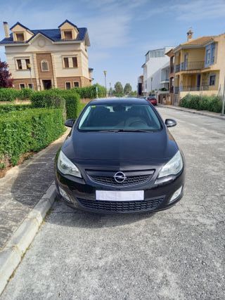 Opel Astra 2011