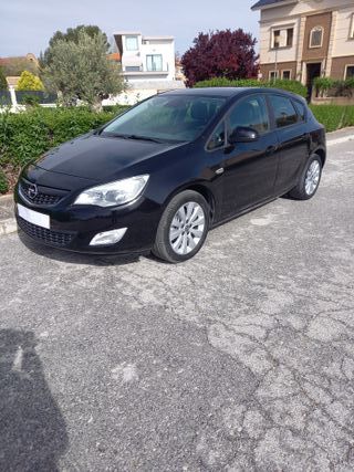 Opel Astra 2011