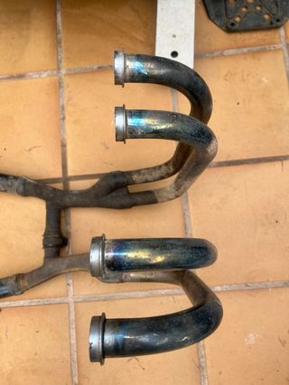 Sistema de escape para moto