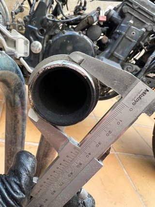 Sistema de escape para moto
