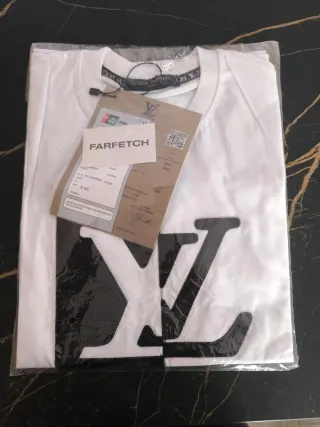 Camiseta Louis Vuitton Blanca y Negra