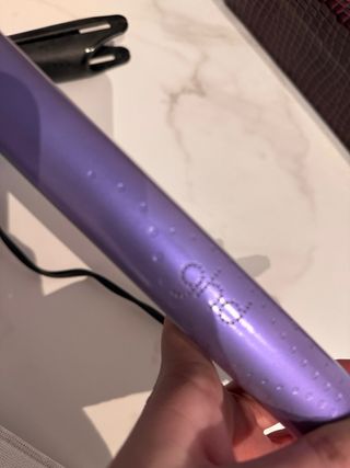 Piastra per capelli viola