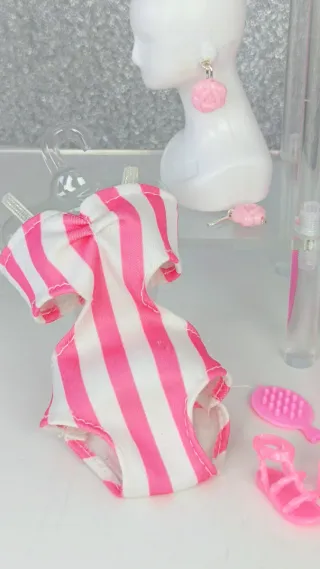 Barbie Ropa y Accesorios Piscina