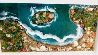 Reloj de Resina Epoxi con Plumas