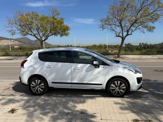 Peugeot 3008 1.2 e-THP Style – impecable
