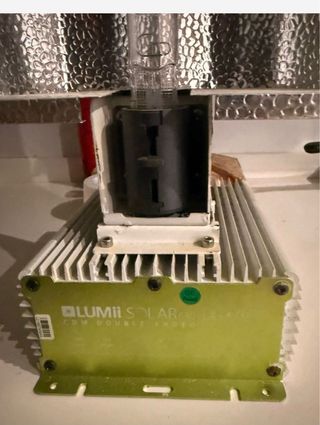 LUMii Solar 630 CDM  4 en total lamparas plantas
