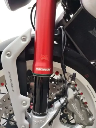 MV Agusta Dragster 800 RR Roja y Blanca