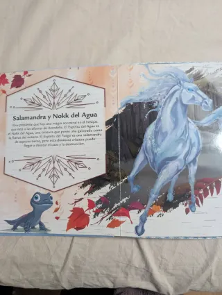 Cuento Frozen con figuras y escenarios