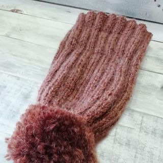 Gorro Unisex de lana marrón chocolate y pompón