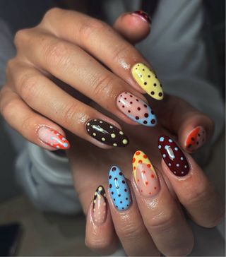 Busco manicurista para peluquería