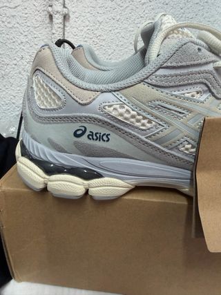 Asics Gel NYC Gris/Blanco Talla 43.5