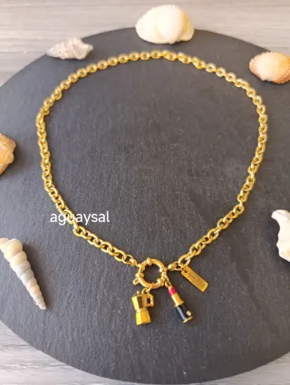 Collana oro con ciondoli moka e rossetto
