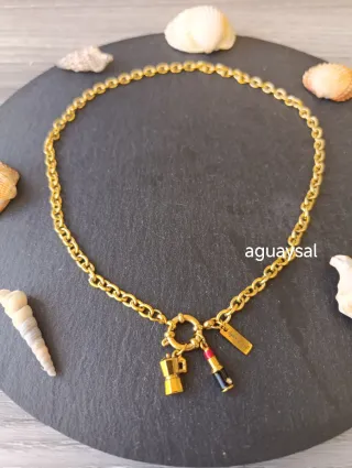 Collana oro con ciondoli moka e rossetto