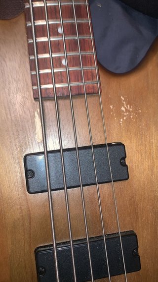 Bajo Ibanez GSR205 5 cuerdas activo