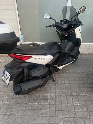 Yamaha XMAX 400 cc