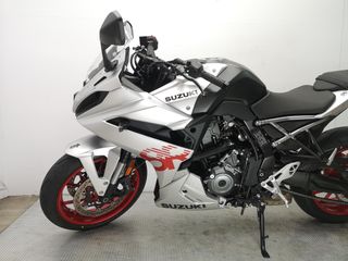 SUZUKI GSX-8R 2025 3197 kms.