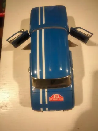 Solido 1/18 Renault 8 Rally Monte Carlo