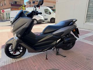 Yamaha Nmax 125cc Gris  Muy cuidada como nueva