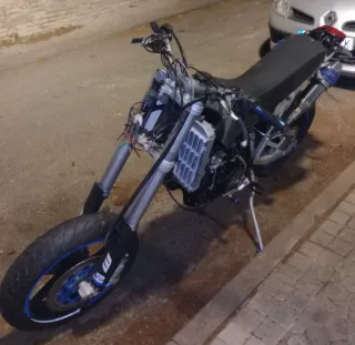 KTM 625 Supermotard Negra