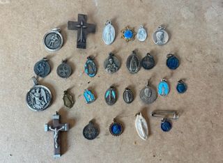 Lote medallas religiosas