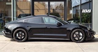 Porsche Taycan 2021