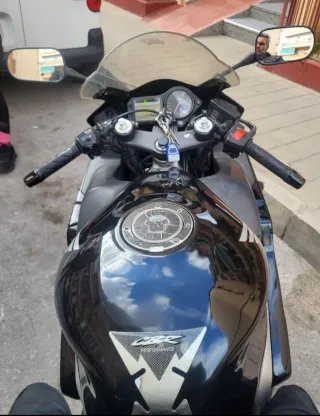 Honda CBR 600F Negra