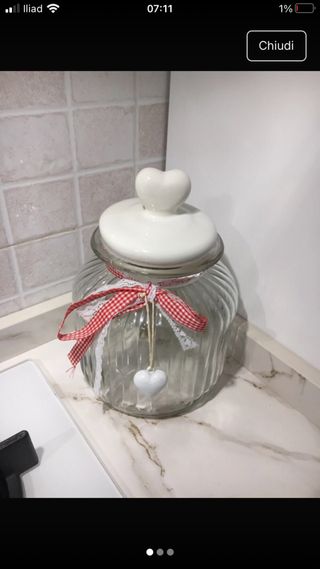 Biscottiera shabby con cuore e nastri